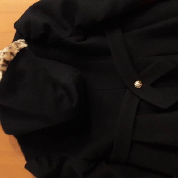 Coat - Picture 3 of 8